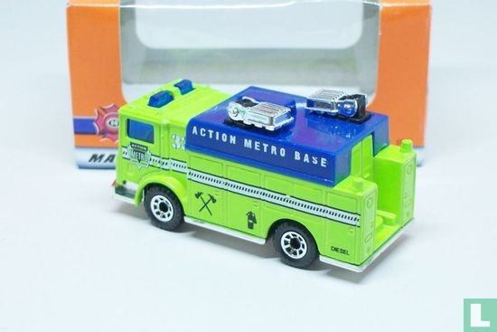 Mack Auxiliary Power Truck - Image 2