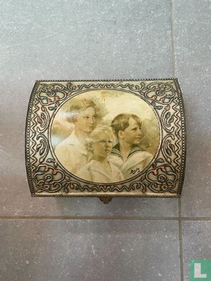 Blikken koffer met Josephine-Charlotte, Boudewijn en Albert - Afbeelding 1