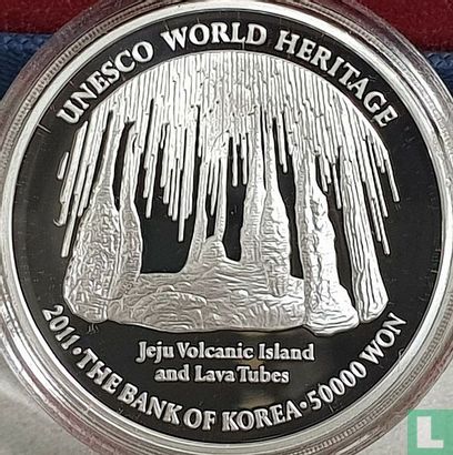 Zuid-Korea 50000 won 2011 (PROOF) "Jeju volcanic island and lava tubes" - Afbeelding 2