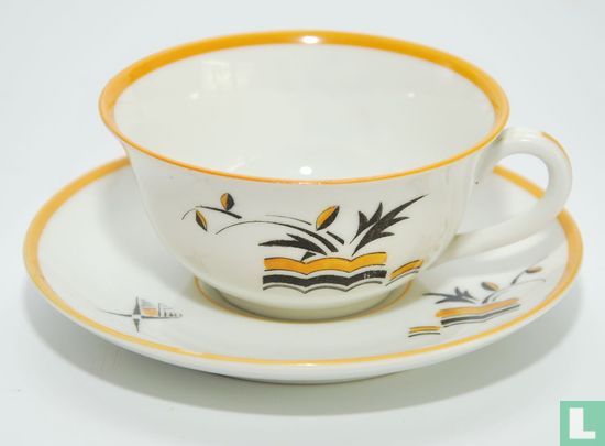 Cup and saucer - Model and decor unknown - Mosa - Image 1