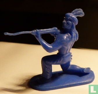 Indiaan knielend en richt met geweer (blauw) - Afbeelding 2