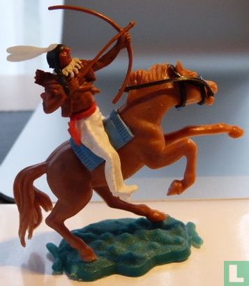 Indiaan schiet met boog te paard - Afbeelding 1