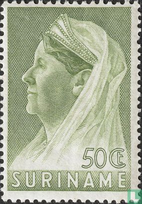 Wilhelmina with veil