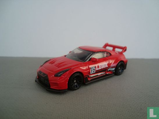 LB-Silhouette Works GT Nissan 35GT-RR Ver.2Silhouette Works - Afbeelding 1