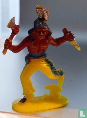 Indiaan met tomahawk en dolk (geel) - Afbeelding 1