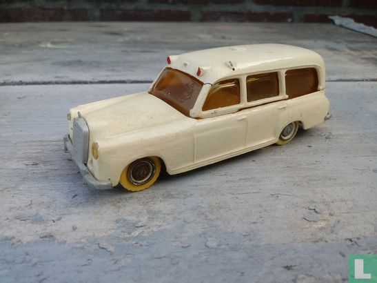 Mercedes Benz 220SE Ambulance 1957 - Image 1