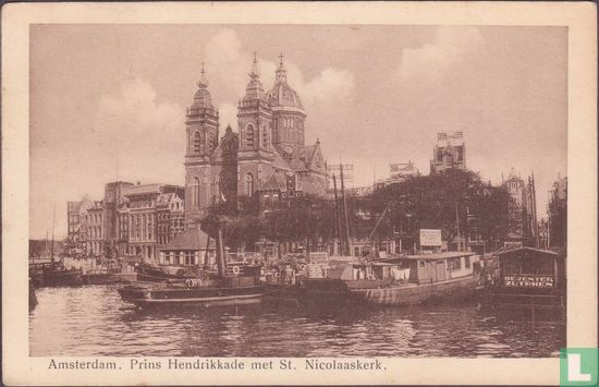 Prins Hendrikkade met St. Nicolaaskerk.