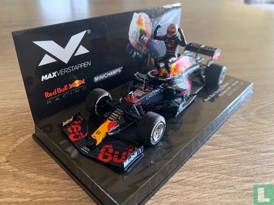 Red Bull Racing RB16B - Bild 2