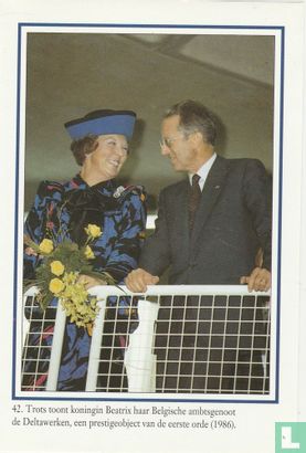 Trots toont koningin Beatrix haar Belgische ambtsgenoot de Deltawerken, een prestigeobject van de eerste orde (1986) - Afbeelding 1