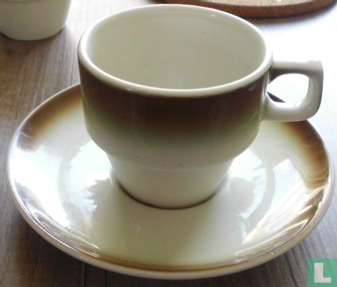 Cup + saucer - Image 1