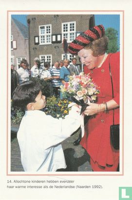 Allochtone kinderen hebben evenzeer haar warme interesse als de Nederlandse (Naarden 1992) - Image 1