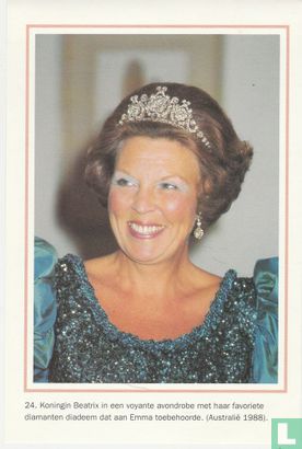 Koningin Beatrix in een voyante avondrobe met haar favoriete diamanten diadeem dat aan Emma toebehoorde. (Australië 1988) - Afbeelding 1