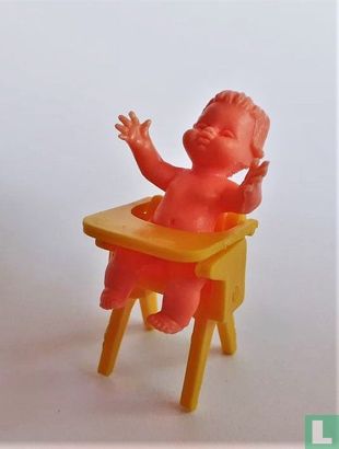 Baby on chair (yellow) - Image 3