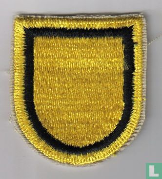 1st Special Forces Beret Flash (3rd issue)