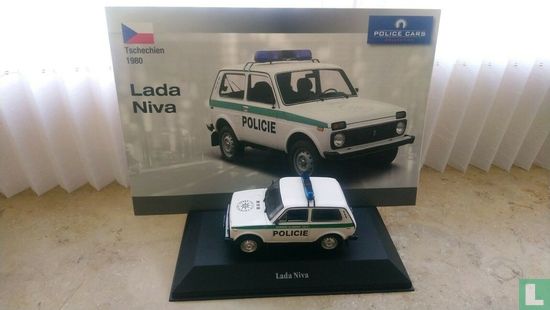 Lada Niva 'POLICIE' - Afbeelding 1