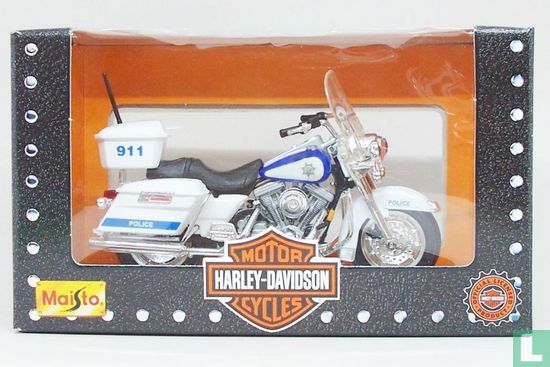 Harley-Davidson FLHR Road King 'California Highway Patrol' - Bild 3