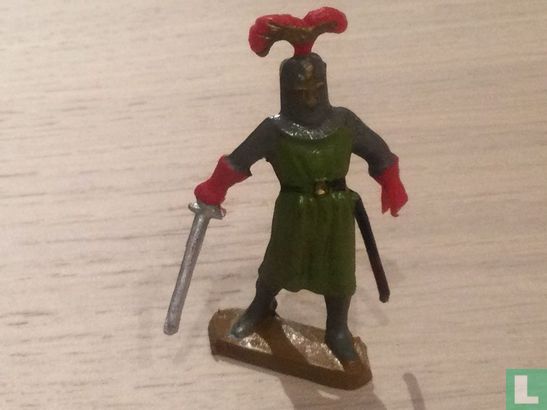 Ridder met helm en zwaard - Afbeelding 1