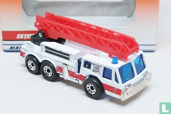 Oshkosh Extending Ladder Fire Truck - Image 1
