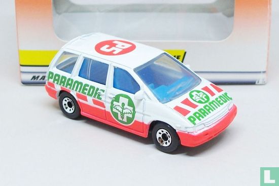 Nissan Prairie 'Paramedic' - Bild 1
