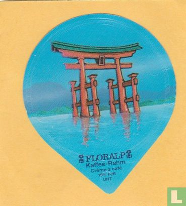 Itsukushima-Schrein in Japan - Image 1