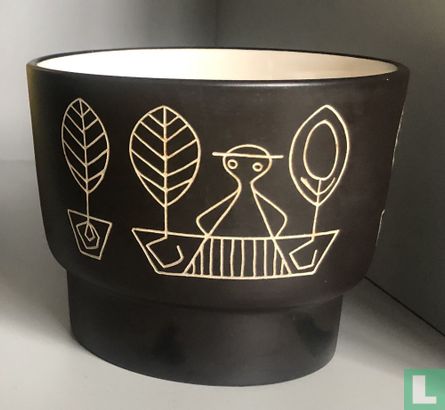Flowerpot 701A - brown with decoration - Image 1