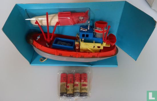 Battery operated Fishing Boat - Image 2
