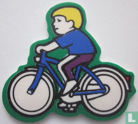 kind op blauwe fiets - Image 1
