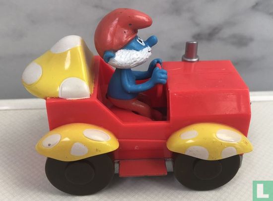 daddy smurf in car - Image 2