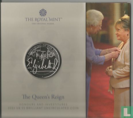 Vereinigtes Königreich 5 Pound 2022 (Folder) "The Queen's reign - The bestowing of her honours" - Bild 1