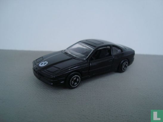 BMW 850i - Image 1