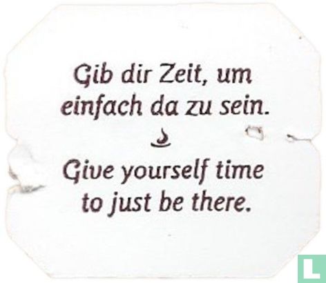 Gib dir Zeit, um einfach da zu sein. • Give yourself time to just be there. - Image 1