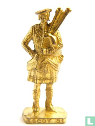 Bagpiper (gold) - Image 1