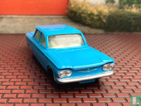 Chevrolet Corvair - Image 6