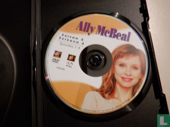 Ally McBeal - L'intégrale - Saison 4 - Episodes 1 à 4 - Afbeelding 3