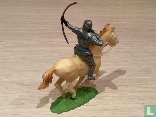 Archer on horseback - Image 2