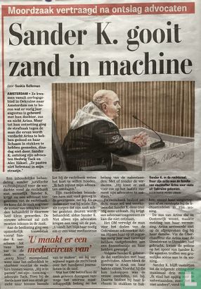 Sander K gooit zand in machine - Image 2