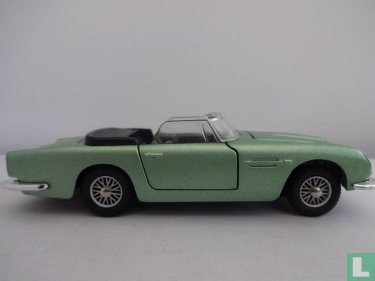 Aston Martin DB5 - Image 4