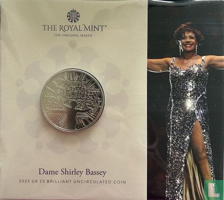Verenigd Koninkrijk 5 pounds 2023 (folder - kleurloos) "Dame Shirley Bassey" - Afbeelding 1