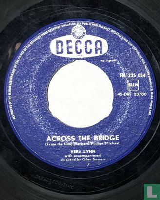 Across the Bridge - Afbeelding 3