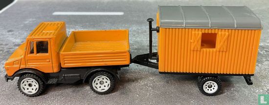 Unimog U1500 with construction trailer - Image 1