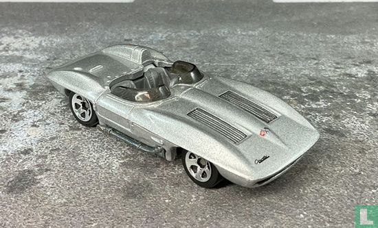Corvette Stingray - Image 1