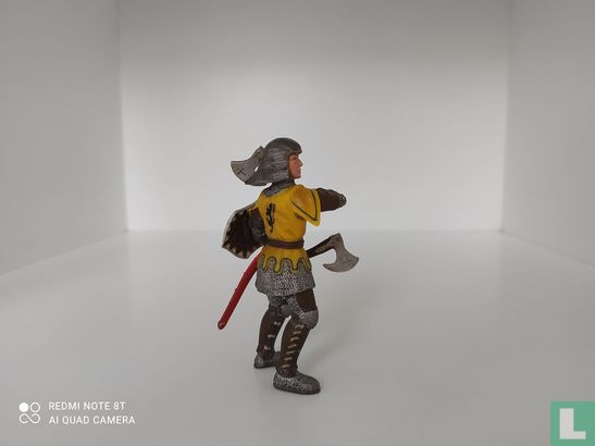 Knight with axe object - Image 2