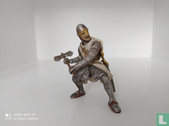 Knight with axe - Image 1