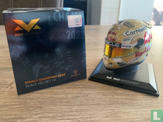 Helm Max Verstappen World Champion 2022 - Bild 1