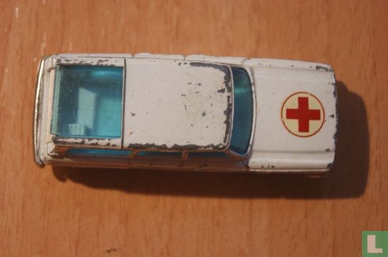 Studebaker Wagonaire Ambulance - Image 3