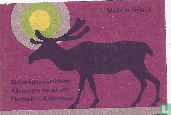 "zwarte eland op paarse achtergrond"
