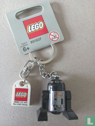 R2 - D5 Key Chain with Lego logo.