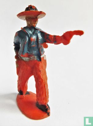 Cowboy aims with revolver - Image 4