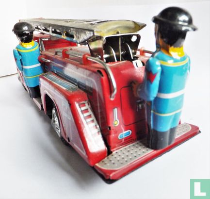 Fire Truck - Image 4