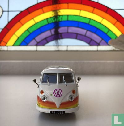 VW T1 Campervan 'Peace Love and Rainbows' - Image 5